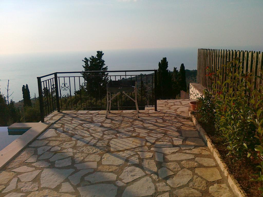 Harmony And Horizon Villas Athanion Exterior photo